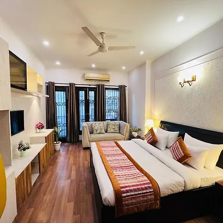 The South Manor Residency Near Aiims Hospital New Delhi-2